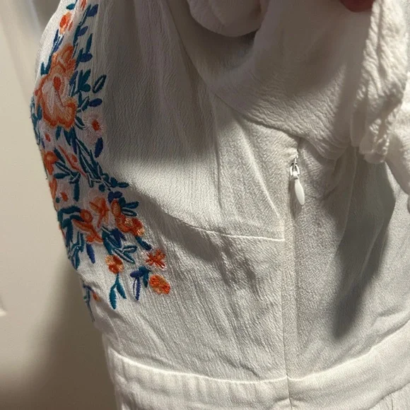 White flutter sleeves maxi dress - Picture 6 of 7